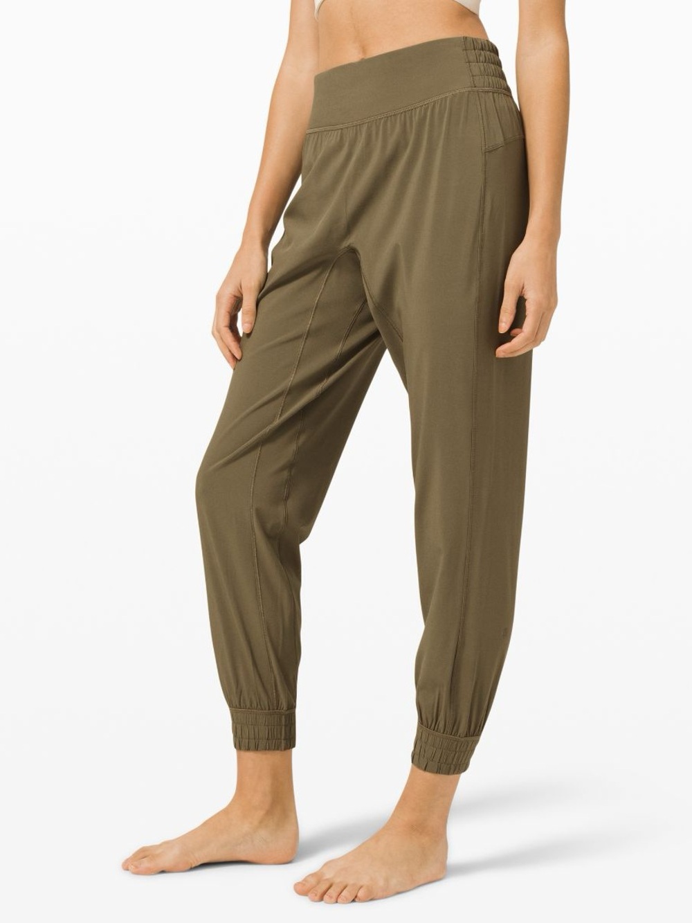 Lululemon Sun Setter Jogger in Green Size 4